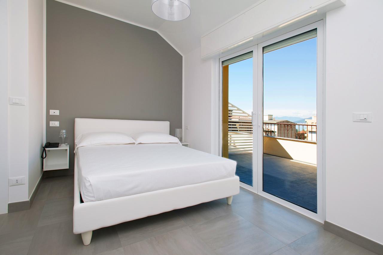 B&B Ligure Rooms Pietra Ligure Exterior photo